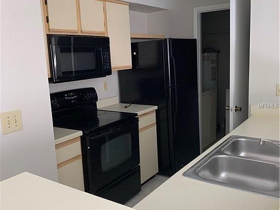 5th image of 3036 Parkway Blvd APT 101