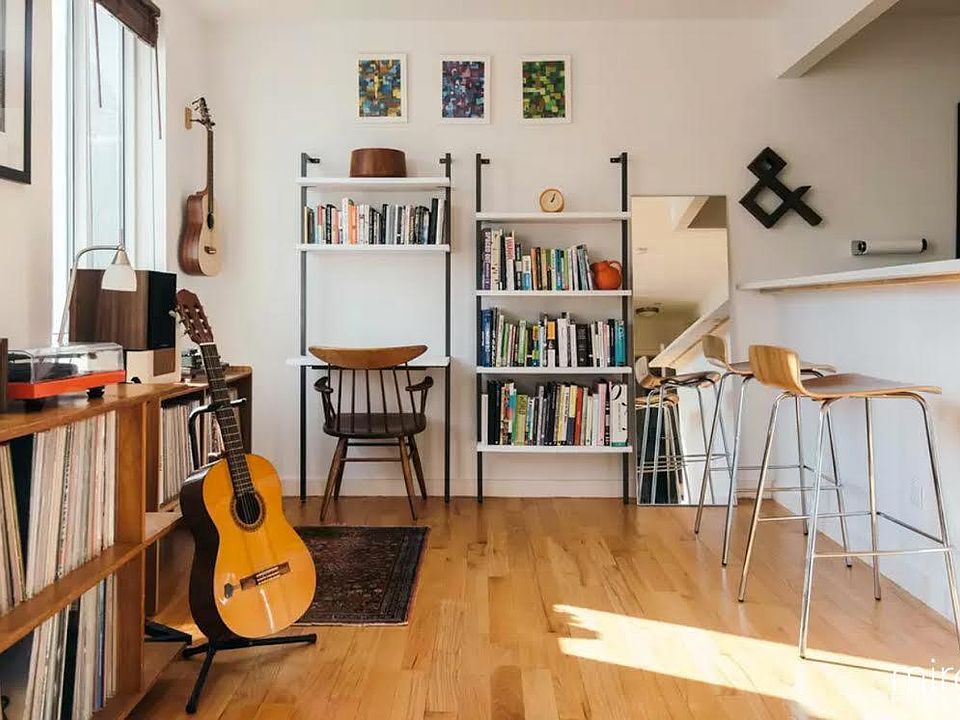 1st image of 11 Meserole St APT 2E