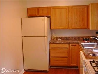 2nd image of 6906 Beacon Pl