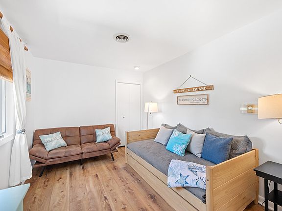 5th image of 36879 Bayside Dr