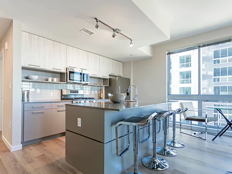 880 Pacific St — Photo 45