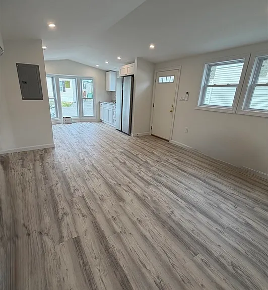 466 Newbury #11 — Photo 5