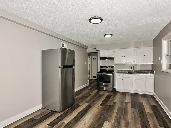 9831 Vickie Pl — Photo 2