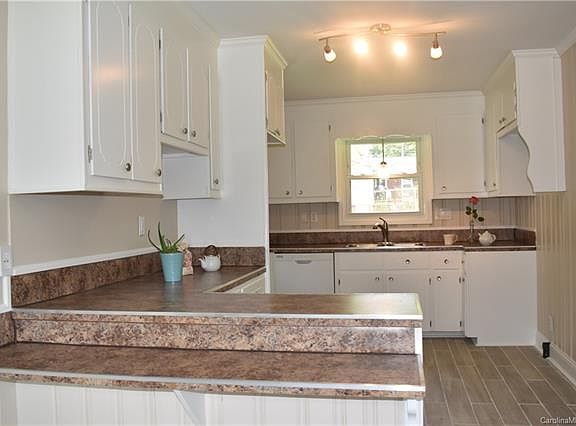 3rd image of 130 Burton Hills Cir
