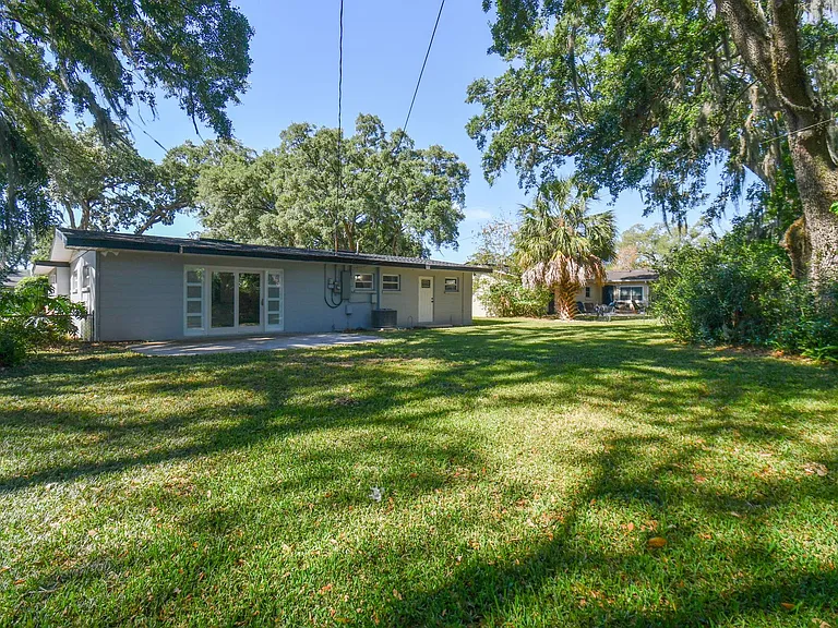 535 W Palmeden Dr — Photo 45