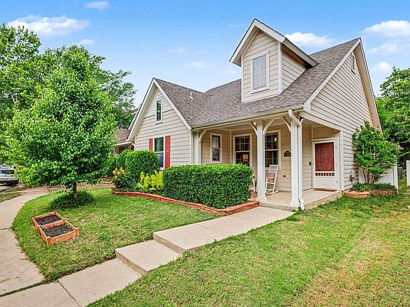 2nd image of 10013 Lexington Dr