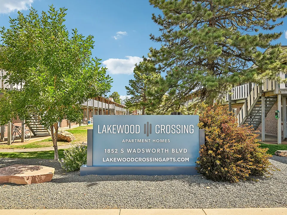 Lakewood Crossing