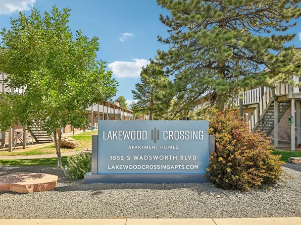 Lakewood Crossing