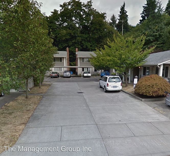 1st image of 3222 Edgewood Dr APT C