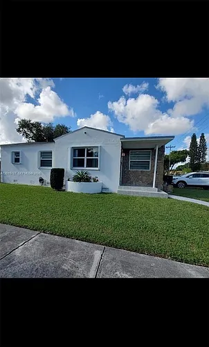 4020 NW 8th Ave Photo 1