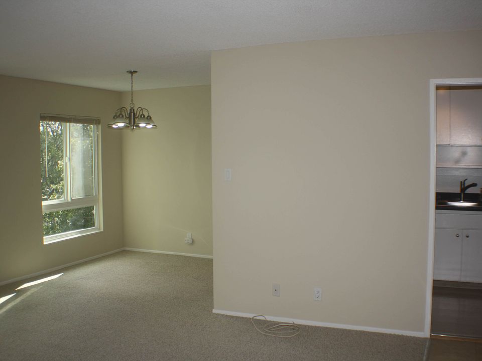 1st image of 904 Peninsula Ave APT 408