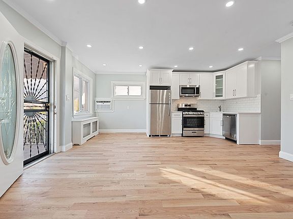 4th image of 10301 Avenue
