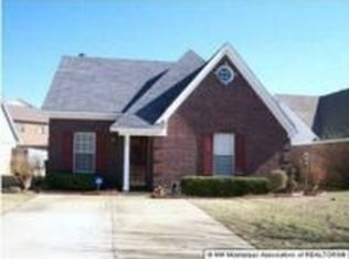 7044 Tudor Ln, Horn Lake, MS 38637