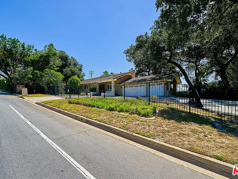 140 Mount Olive Dr — Photo 2