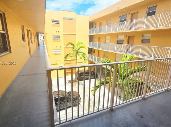 2441 SW 31st Ave APT 207, Miami, FL 33145