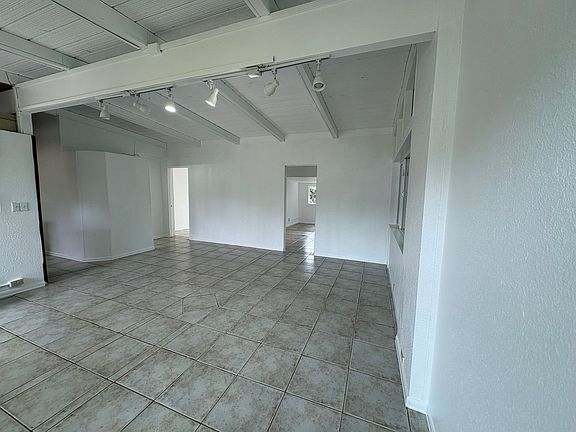 5th image of 1034 Mokapu Blvd