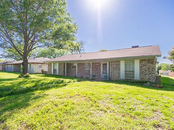 3rd image of 1409 Mount Vernon Dr