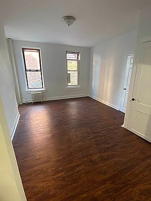 4th image of 349 E 109th St #6