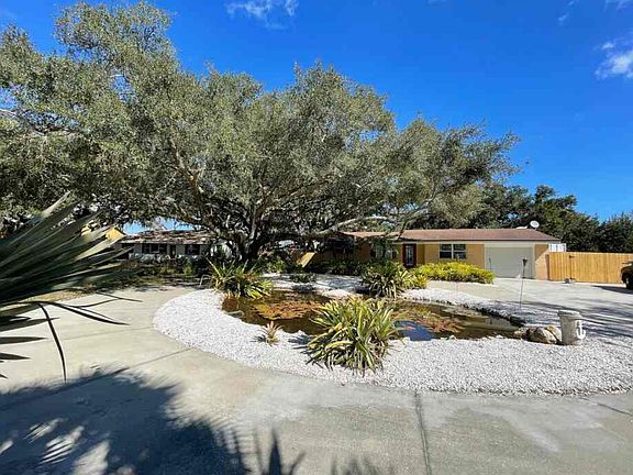 2nd image of 6001 Heckscher Dr