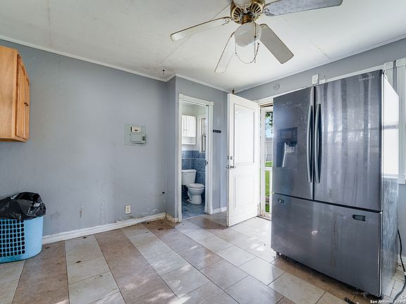 5th image of 118 Pelham Dr