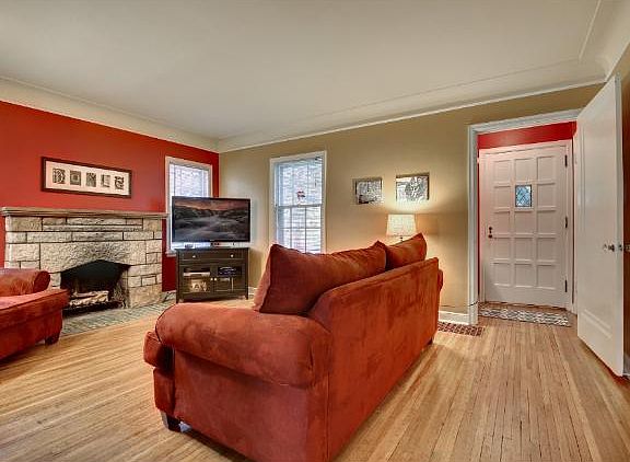 2nd image of 4367 Queen Ave N