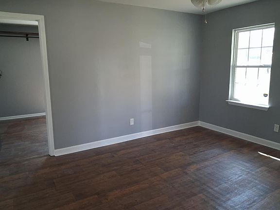 3rd image of 105 Parkview Dr B-unit A