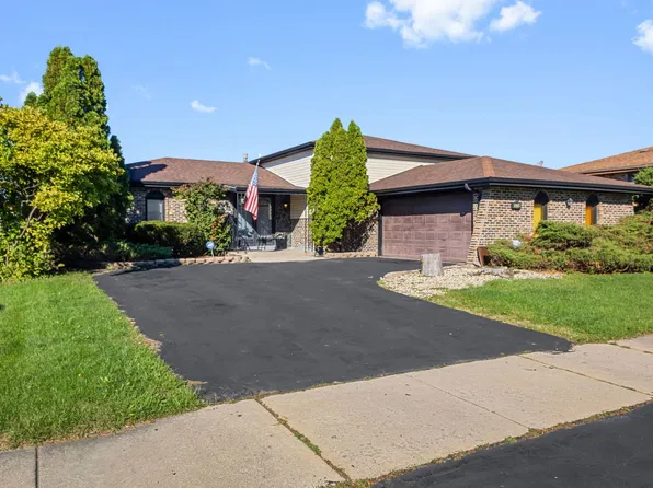 416 S Harper Ave, Glenwood, IL 60425