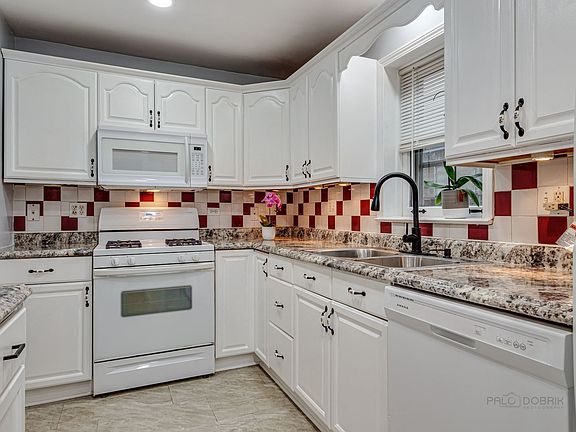 5th image of 5785 N Elston Ave
