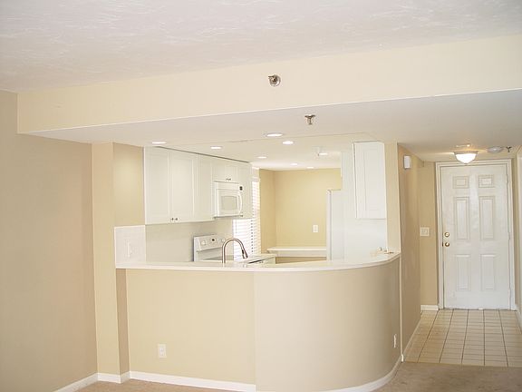 4th image of 3901 S Flagler Dr APT 504