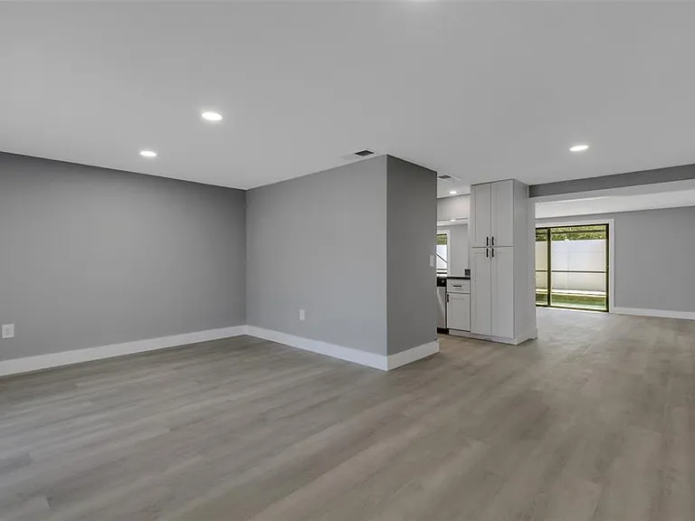 4645 Hunter Ridge Dr — Photo 18