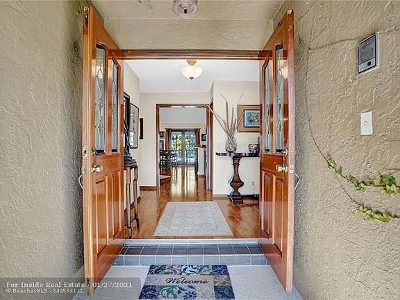 5th image of 8181 NW 51st Pl