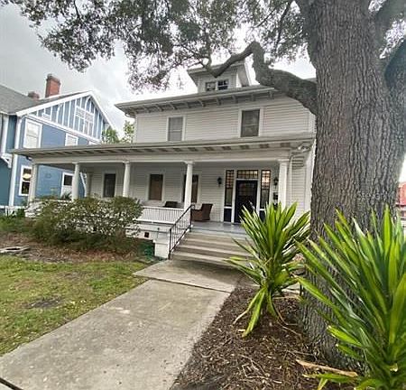2nd image of 804 W De Leon St