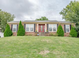 4716 Nottinghamshire Dr, Jeffersontown, KY 40299