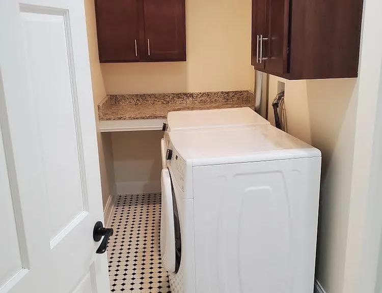 2414 Lyndale Ave S — Photo 11