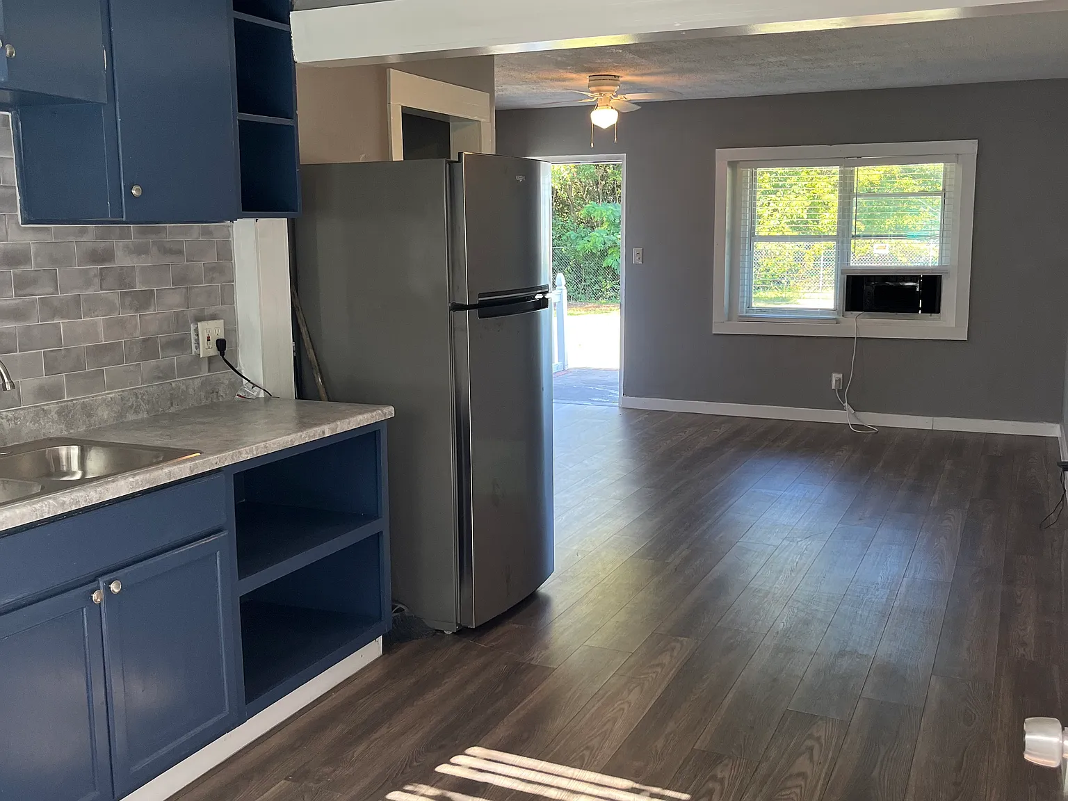 2 bed, 750 sqft, $1,000 — Photo 4