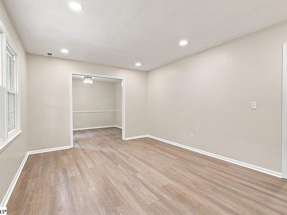 5th image of 149 Coldstream Dr