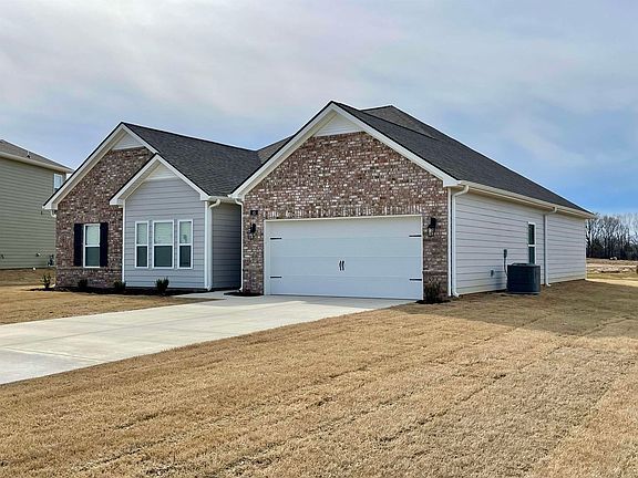 3rd image of 45 Robinwood Ln