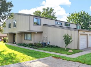 11746 Harbour Light Dr, North Royalton, OH 44133