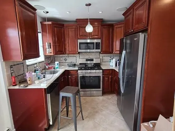 271 Balcom Ave #2A, Bronx, NY 10465