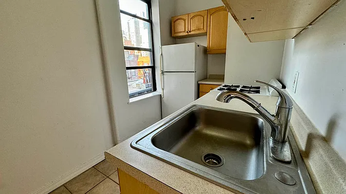 Rented by HOLTON REAL ESTATE INC. | media 6