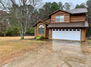 121 Russell Ln, Carrollton, GA 30116
