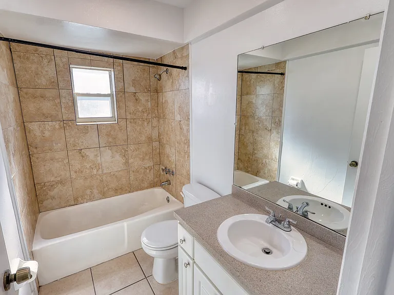 4545 Overlook Dr NE #C — Photo 5