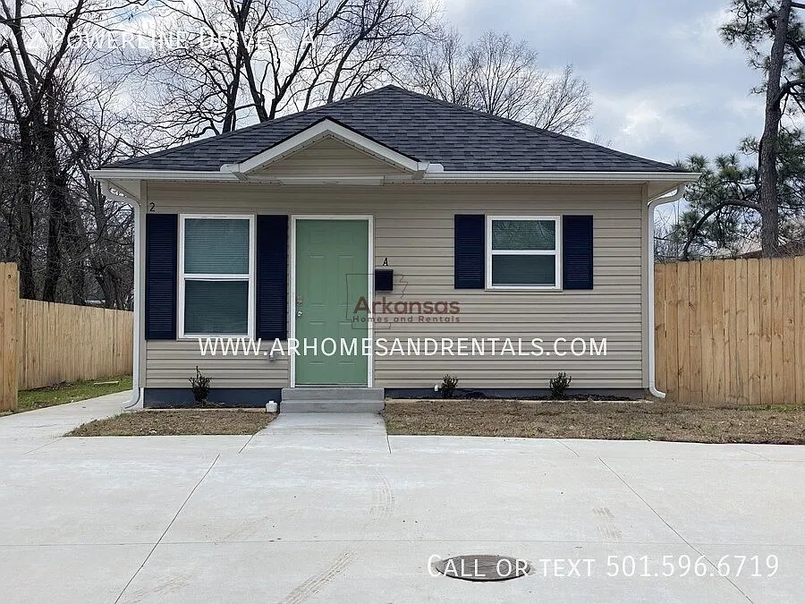 $500 Deposit! Move-In Special! ~ 2 Powerline Dr - Unit A | 2 Bedrooms | 1 Bathroom — Photo 1