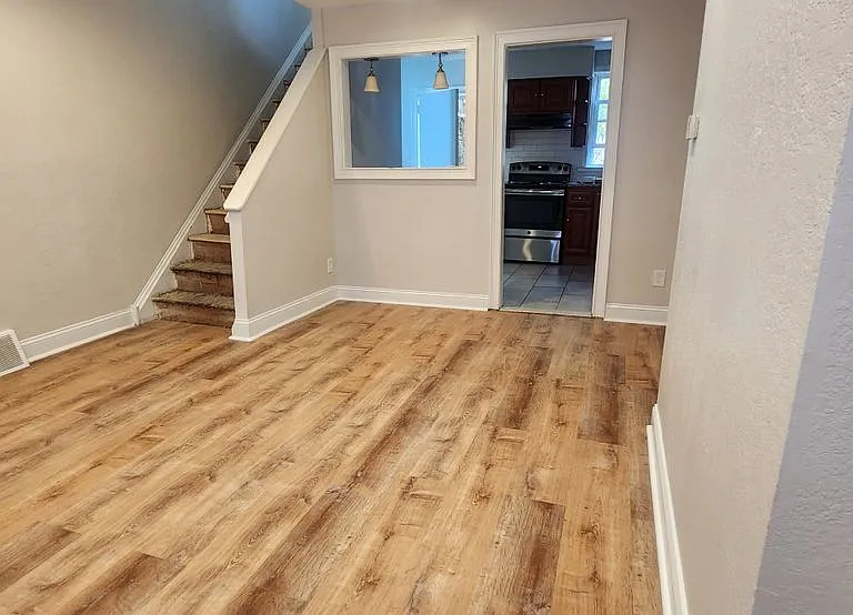469 Mechanic St — Photo 12