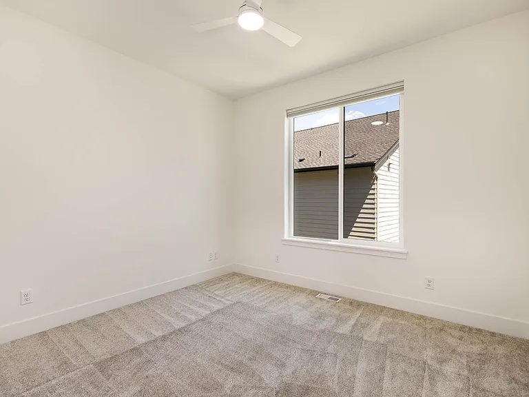 1781 246th Ct NE — Photo 16