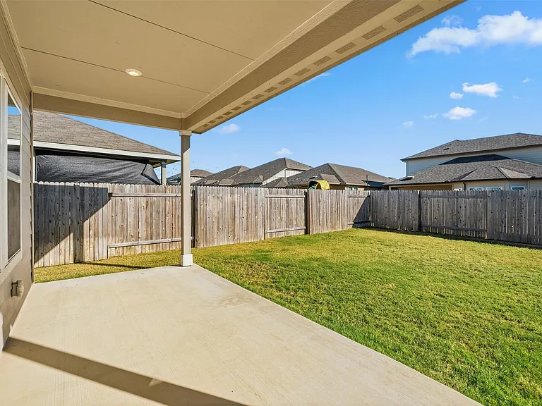 520 Loriner Way — Photo 28