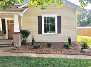 560 Bethania Rural Hall Rd, Winston Salem, NC 27045