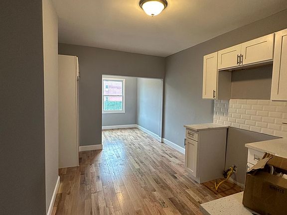 2nd image of 368 Bronx Park Ave #1