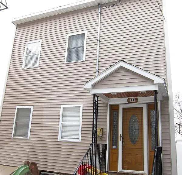 44 Warren St — Photo 7