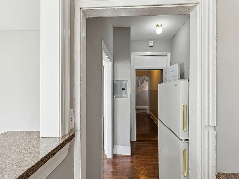 501 N 35th St — Photo 3